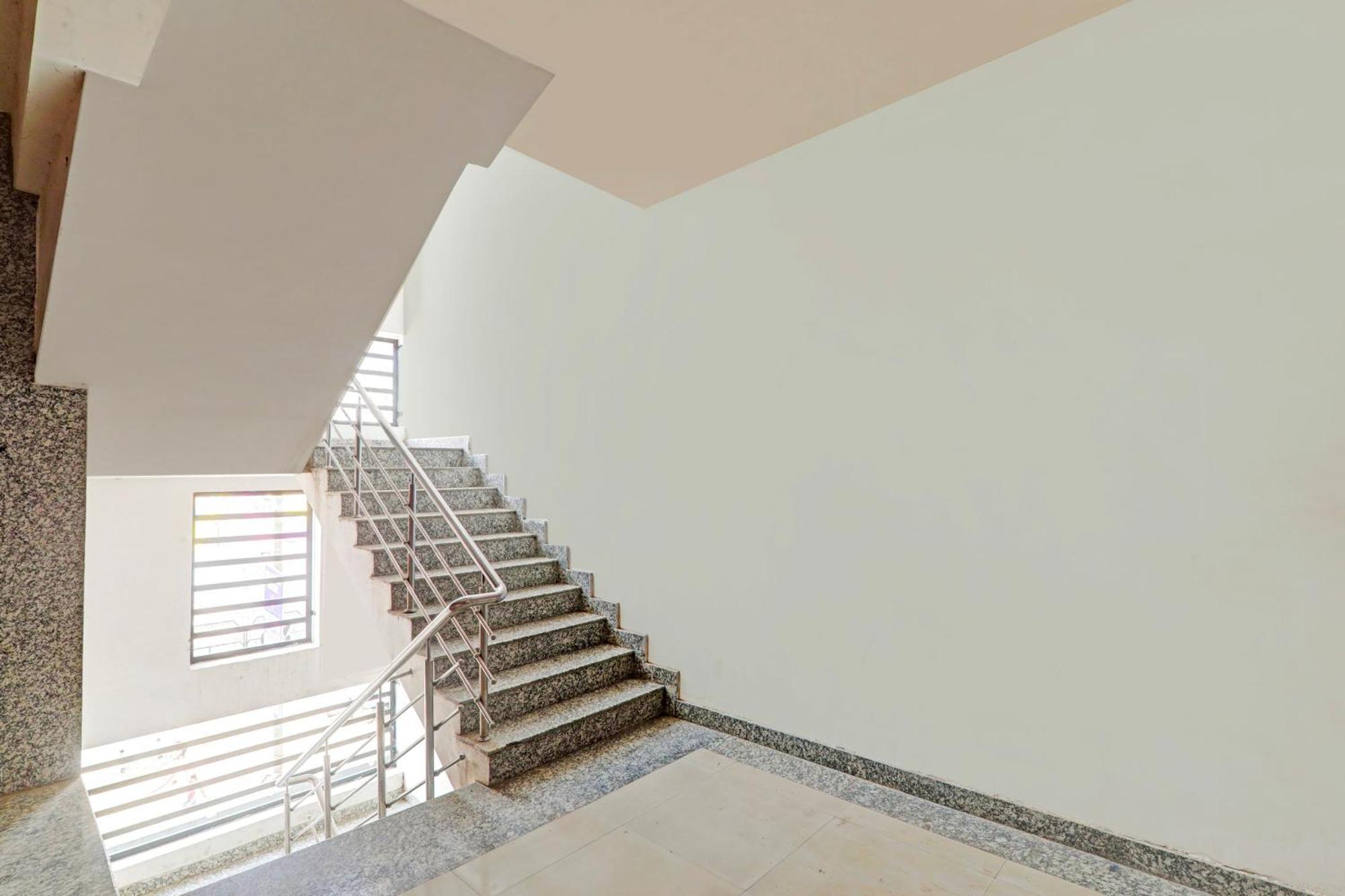 Super Hotel O Jankipuram Near Sahara State Formerly Basera Homes Hasanganj Exterior photo
